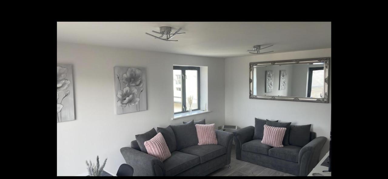 2 Bed Modern Apartment سوانسي المظهر الخارجي الصورة