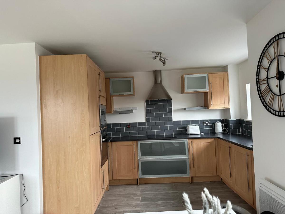 2 Bed Modern Apartment سوانسي المظهر الخارجي الصورة