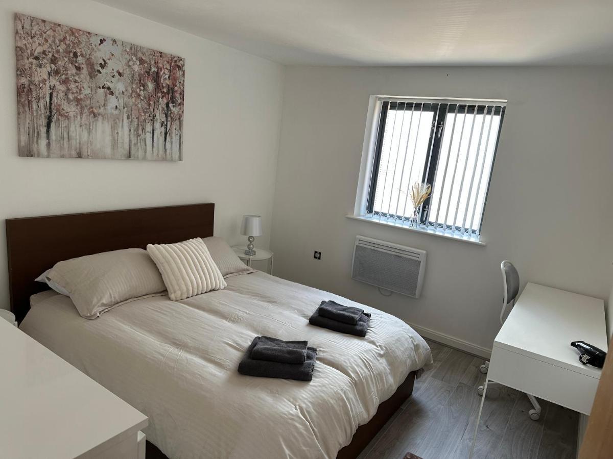 2 Bed Modern Apartment سوانسي المظهر الخارجي الصورة